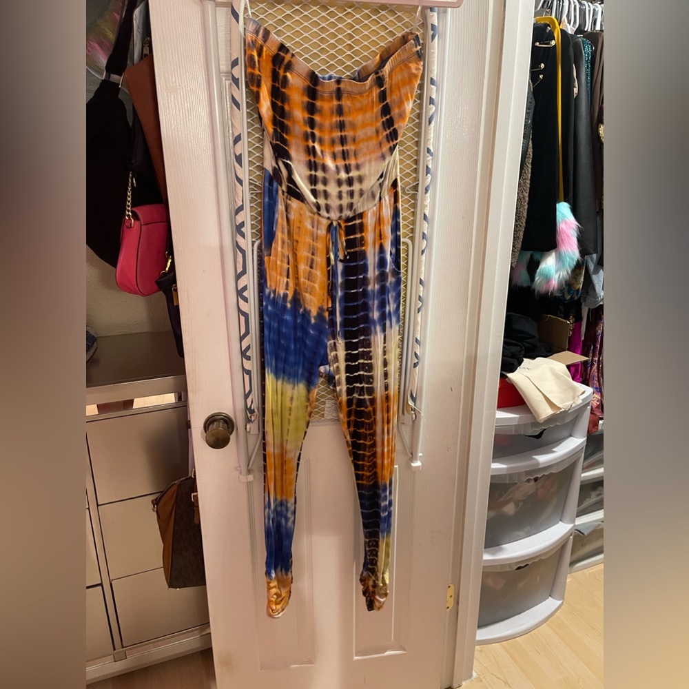 TIE DYE STRAPLESS JUMPSUIT